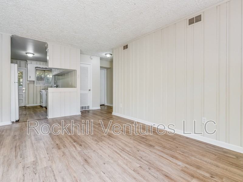 6 Ronnie Ave #C - Photo 6 of 16