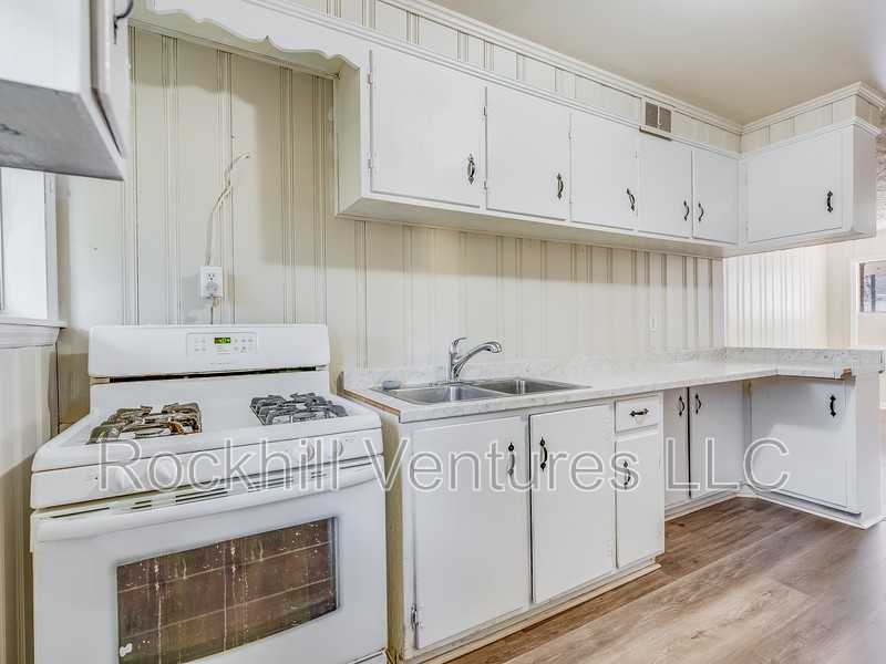 6 Ronnie Ave #C - Photo 7 of 16