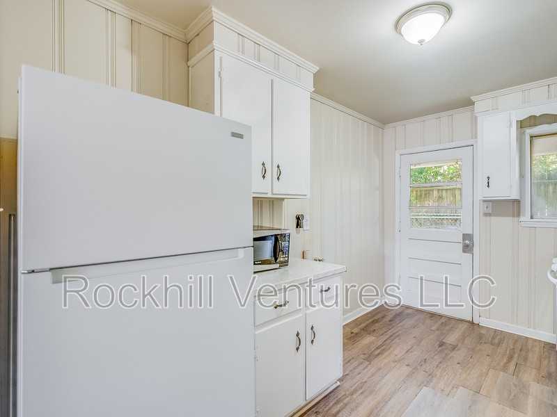 6 Ronnie Ave #C - Photo 5 of 16