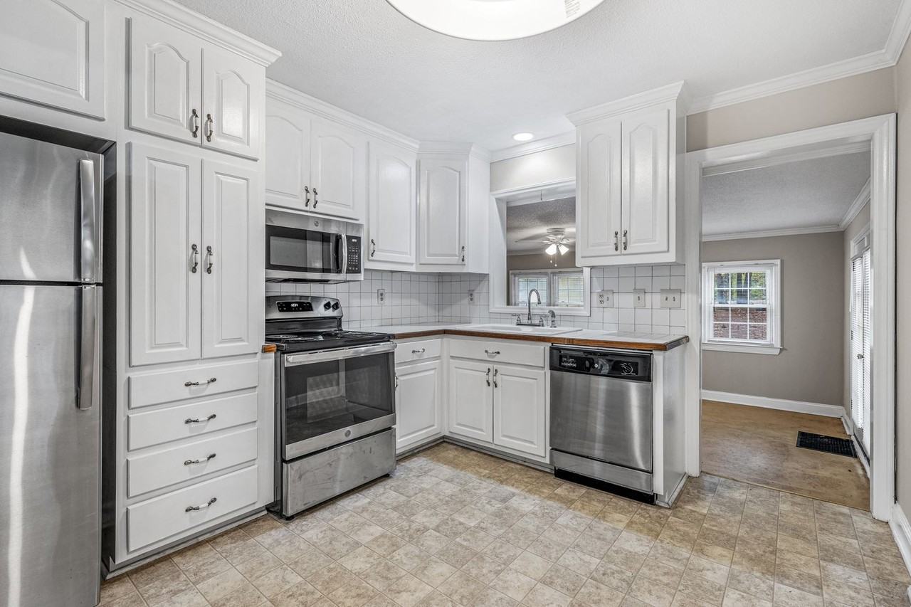 1052 Knox Rd - Photo 4 of 31