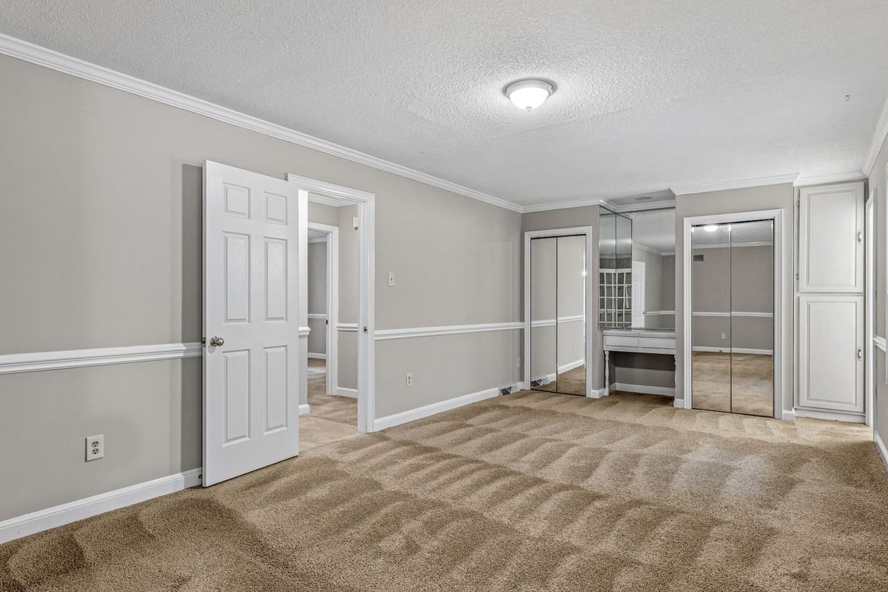 1052 Knox Rd - Photo 7 of 31