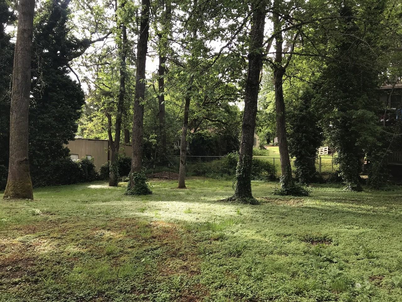 360 Bradley Dr Se - Photo 4 of 12
