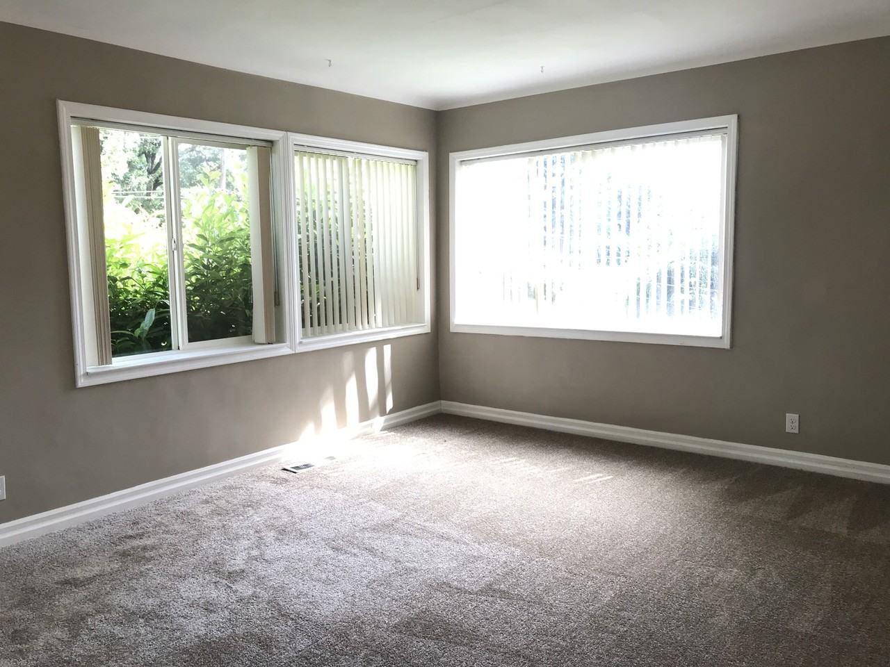 360 Bradley Dr Se - Photo 6 of 12