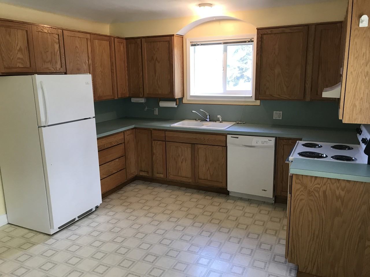 360 Bradley Dr Se - Photo 7 of 12