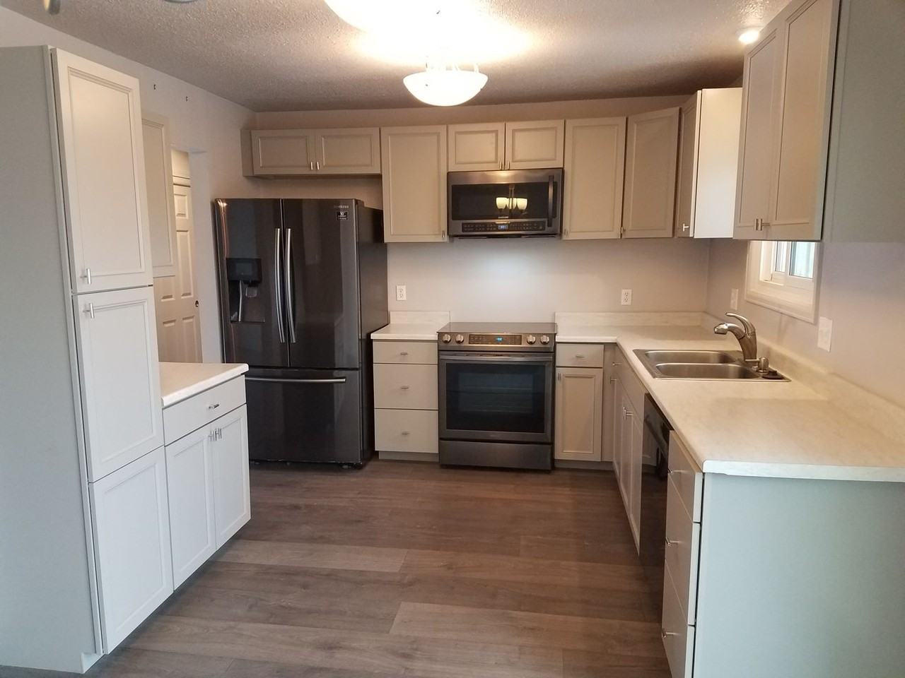 415 Gardenia Drive - Photo 3 of 28