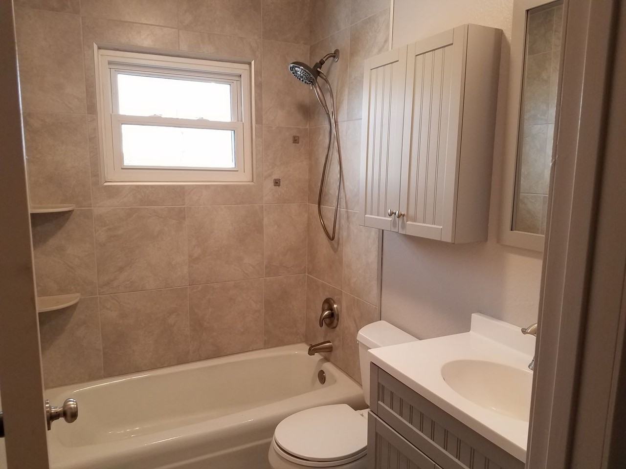 415 Gardenia Drive - Photo 5 of 28