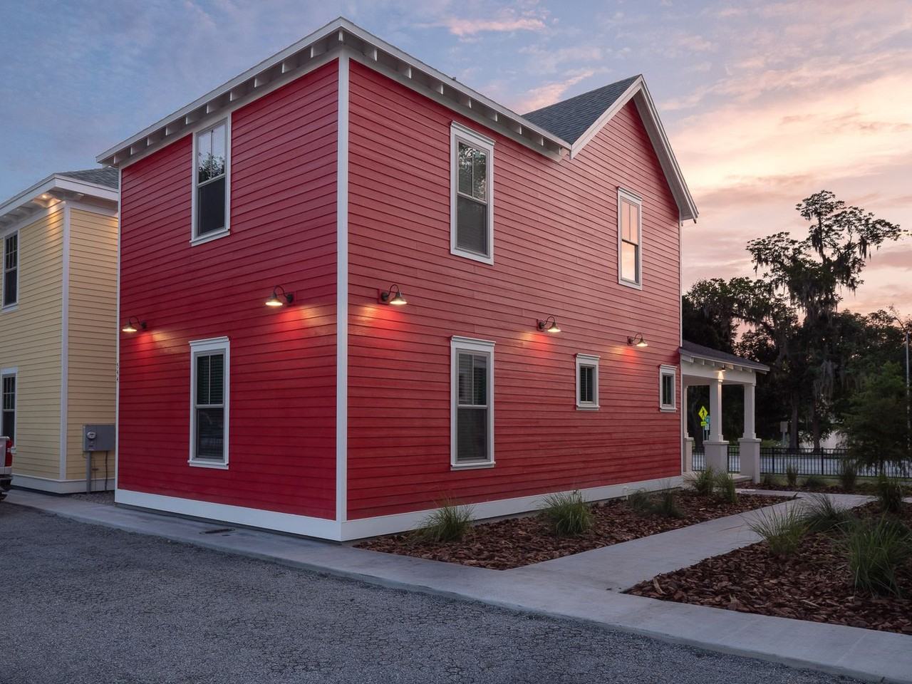 544 Sw 6th Pl - Photo 2 of 24