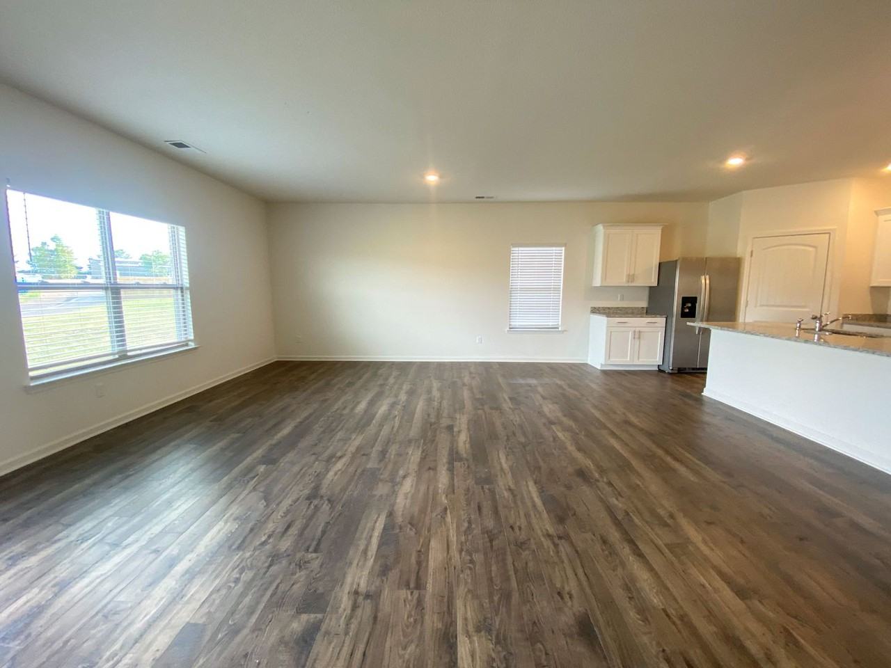 195 Daisy Dr - Photo 6 of 23