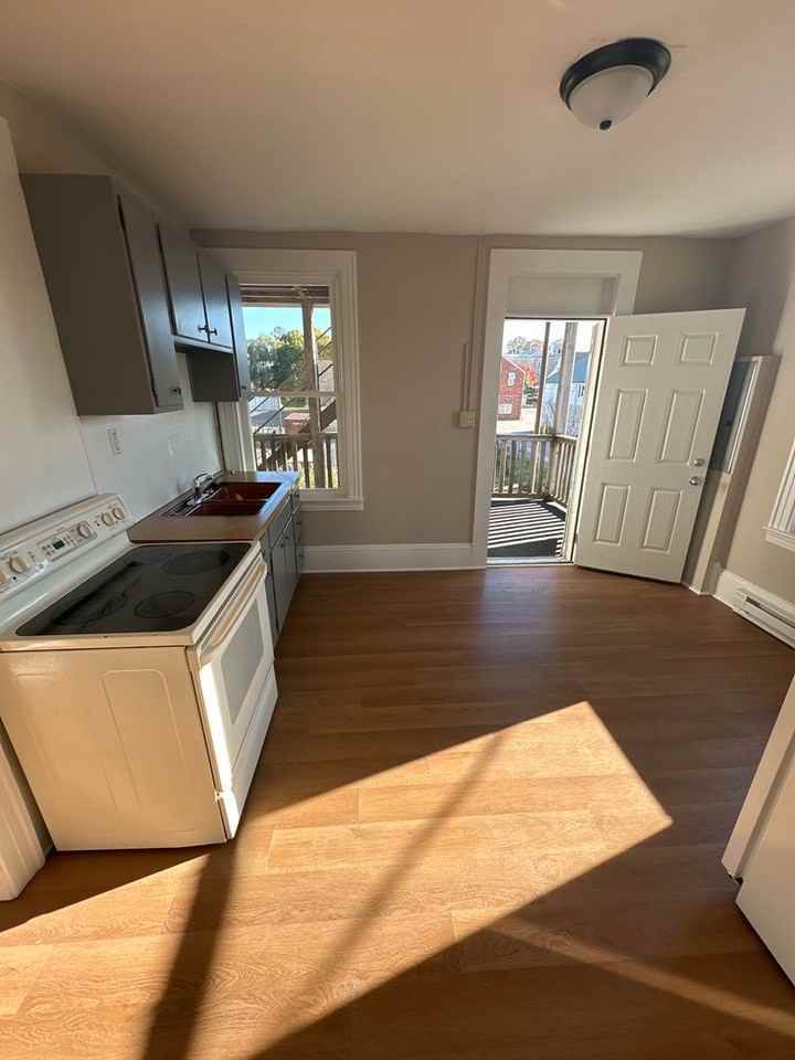 115 State Street - Photo 2 of 11