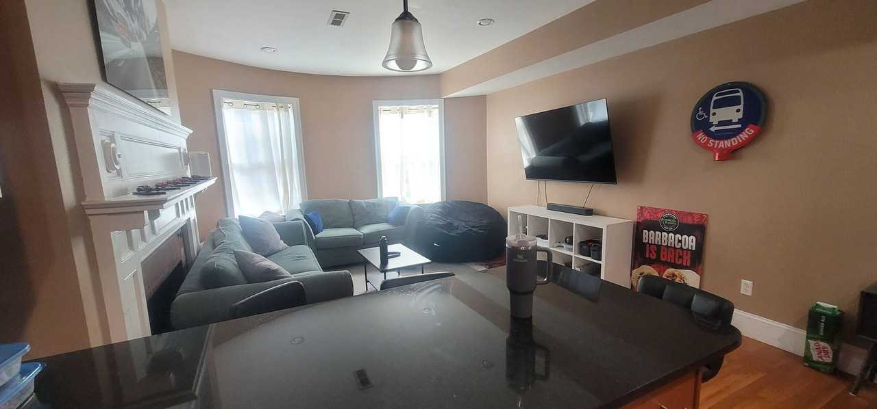 17 Saint Lukes Rd - Photo 3 of 14