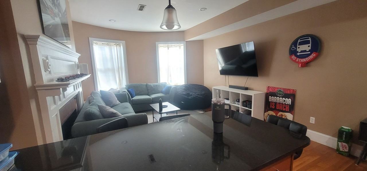 21 Saint Lukes Rd - Photo 3 of 13