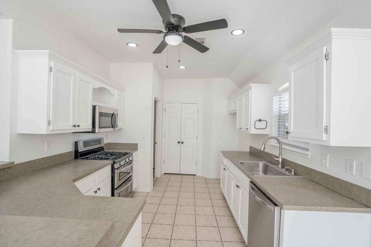 15200 East 89th Court North - Photo 7 of 20