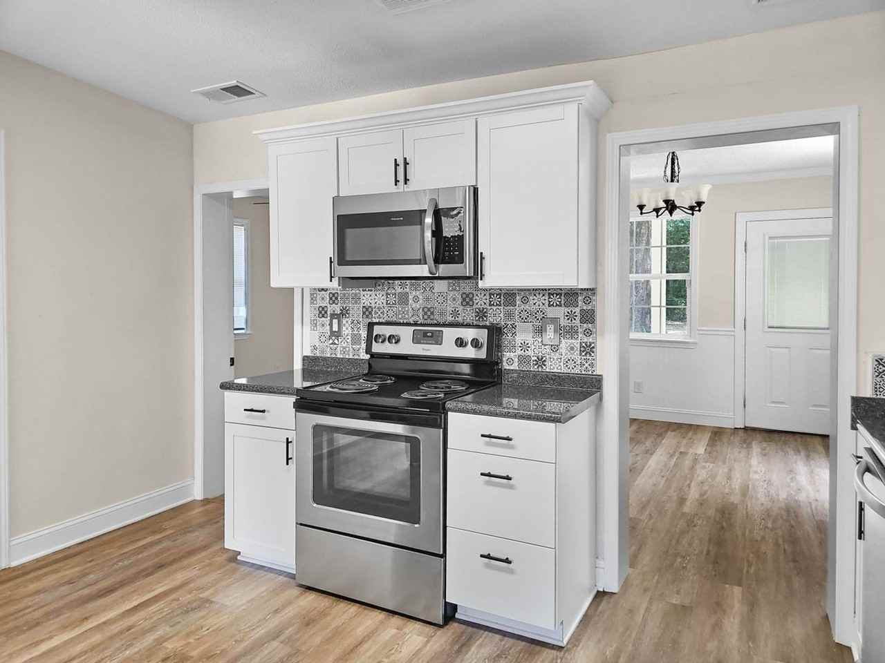 962 N Lloyd St - Photo 3 of 15
