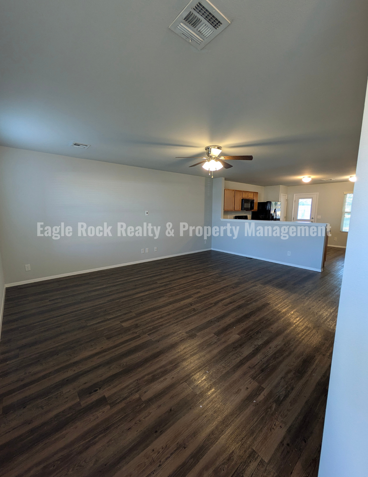 1409 S 31st St - Photo 2 of 32