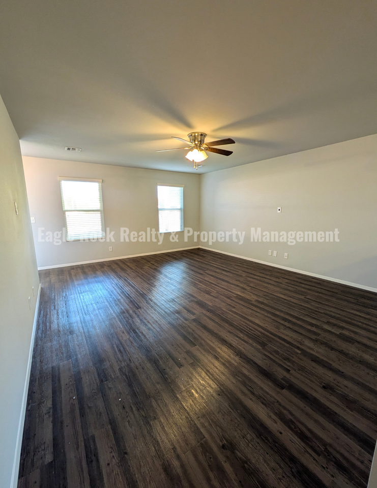 1409 S 31st St - Photo 5 of 32
