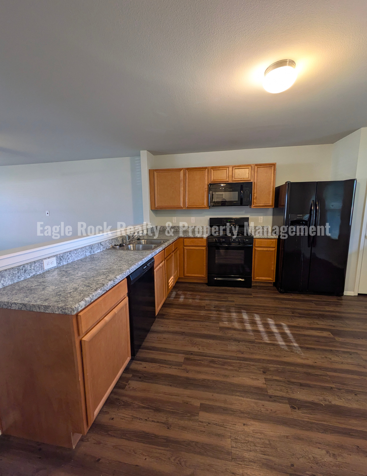 1409 S 31st St - Photo 7 of 32