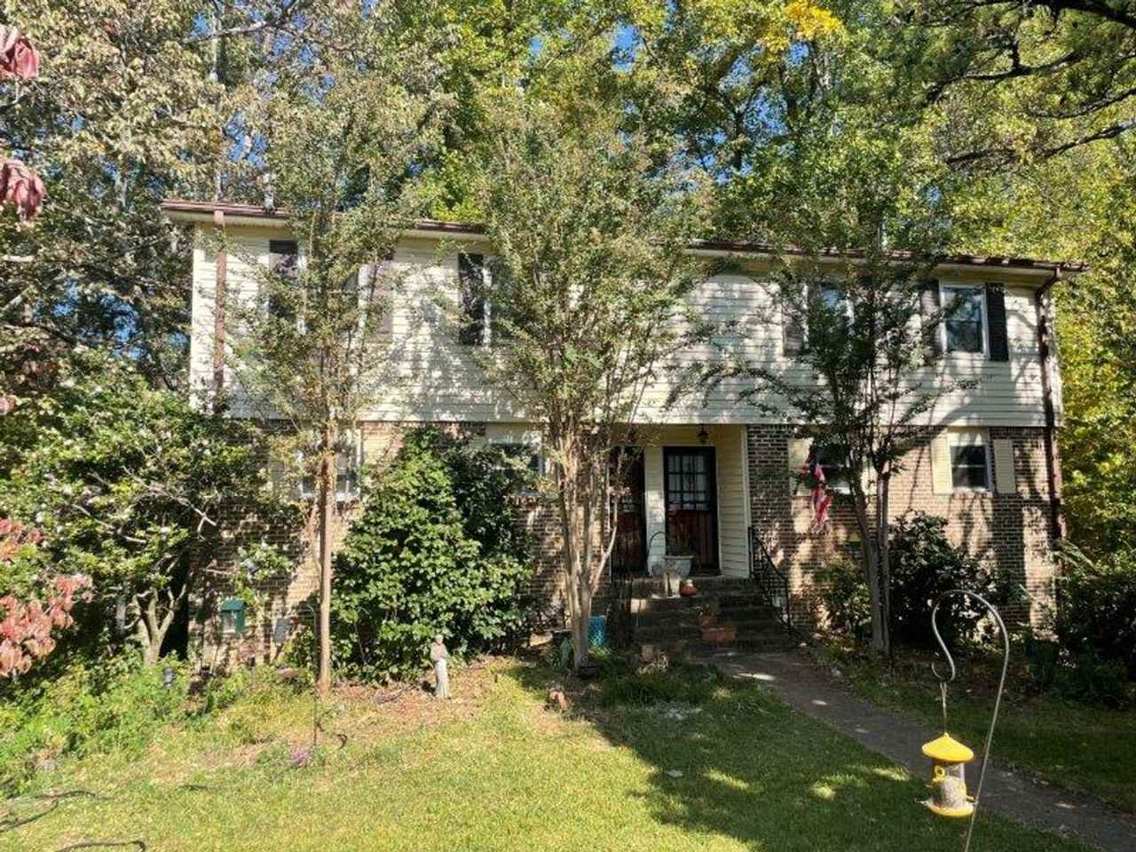 2519 Hawksbury Ln - Photo 2 of 31