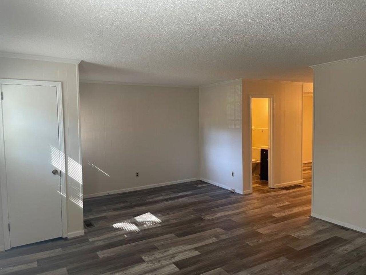 2519 Hawksbury Ln - Photo 7 of 31