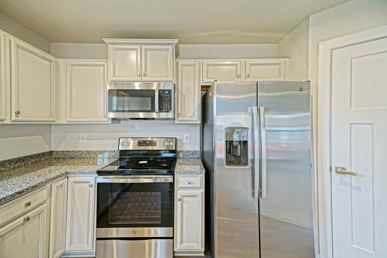 25312 Tannin Cir - Photo 2 of 5