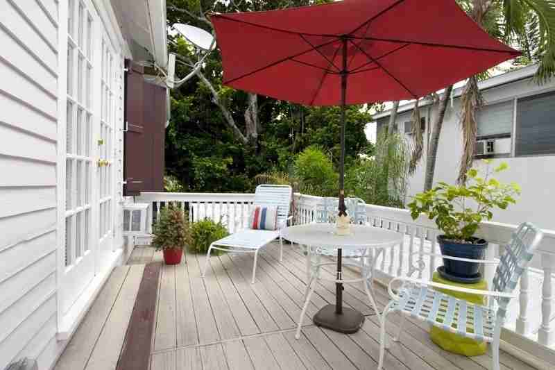 327 Margaret St - Photo 4 of 19