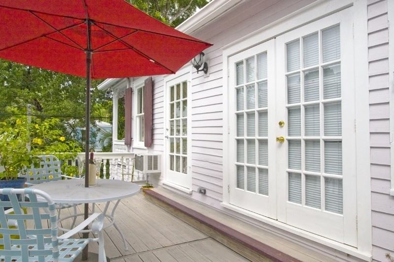 327 Margaret St - Photo 5 of 19