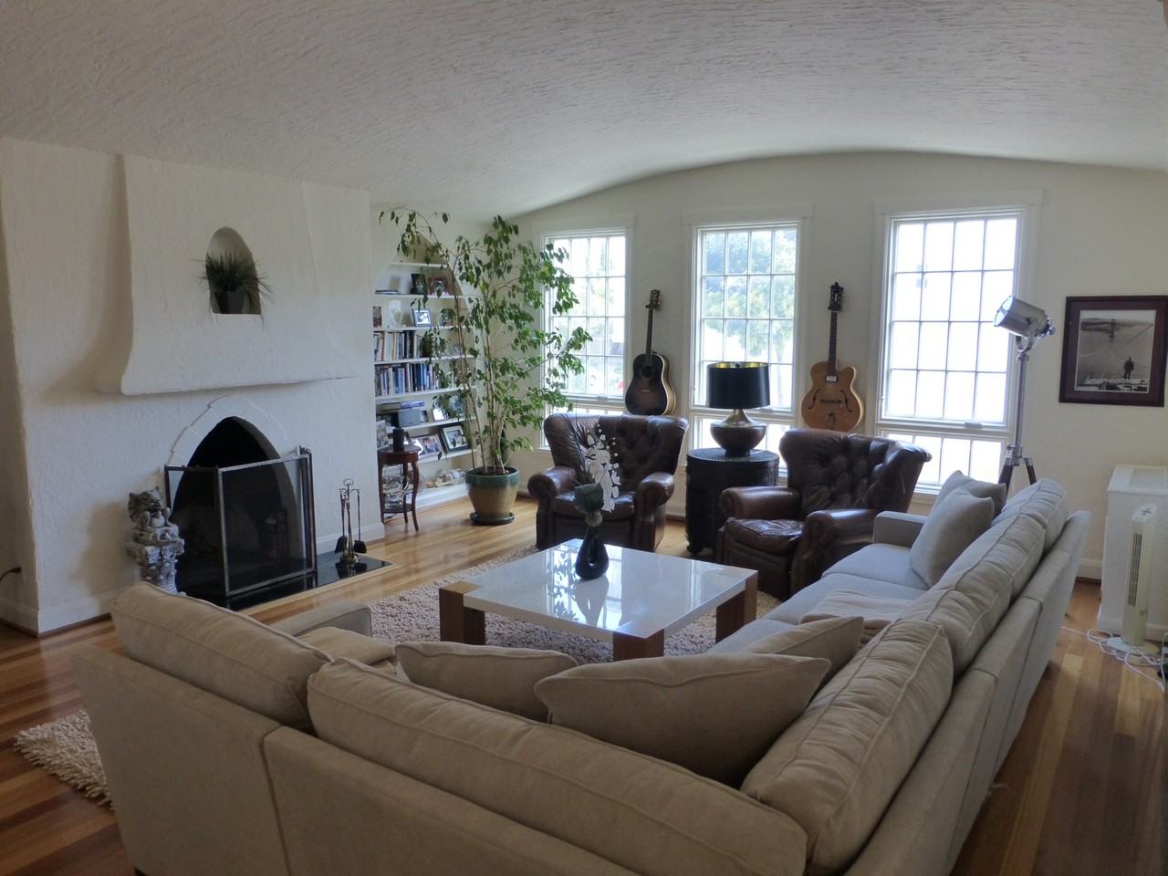 Pacific Heights: Renovated 2nd Floor Apartment near Fillmore w/ Optional Parking & Shared Roof Deck Avail 6/14 - Photo 2 of 30