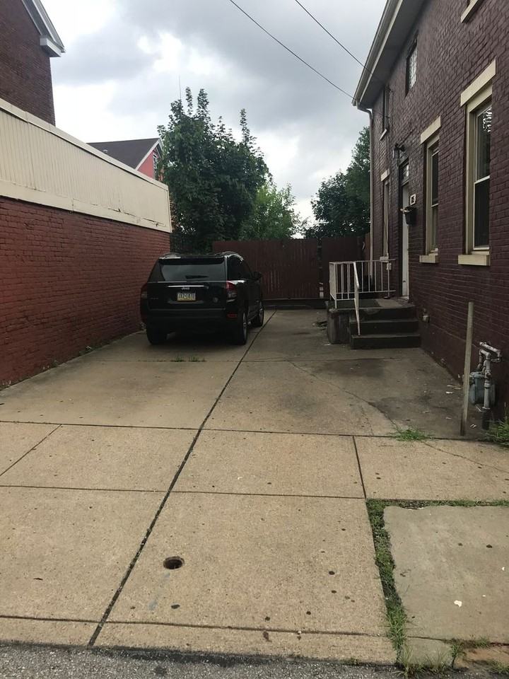 185 Pius St - Photo 5 of 14