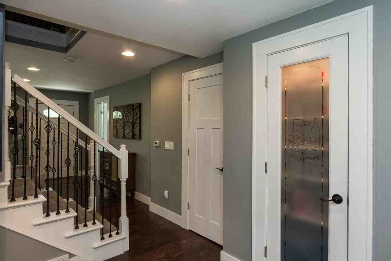 904 Fairchild St - Photo 7 of 26