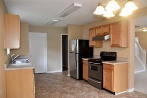 2038 Dunsmore Ln - Photo 4 of 25