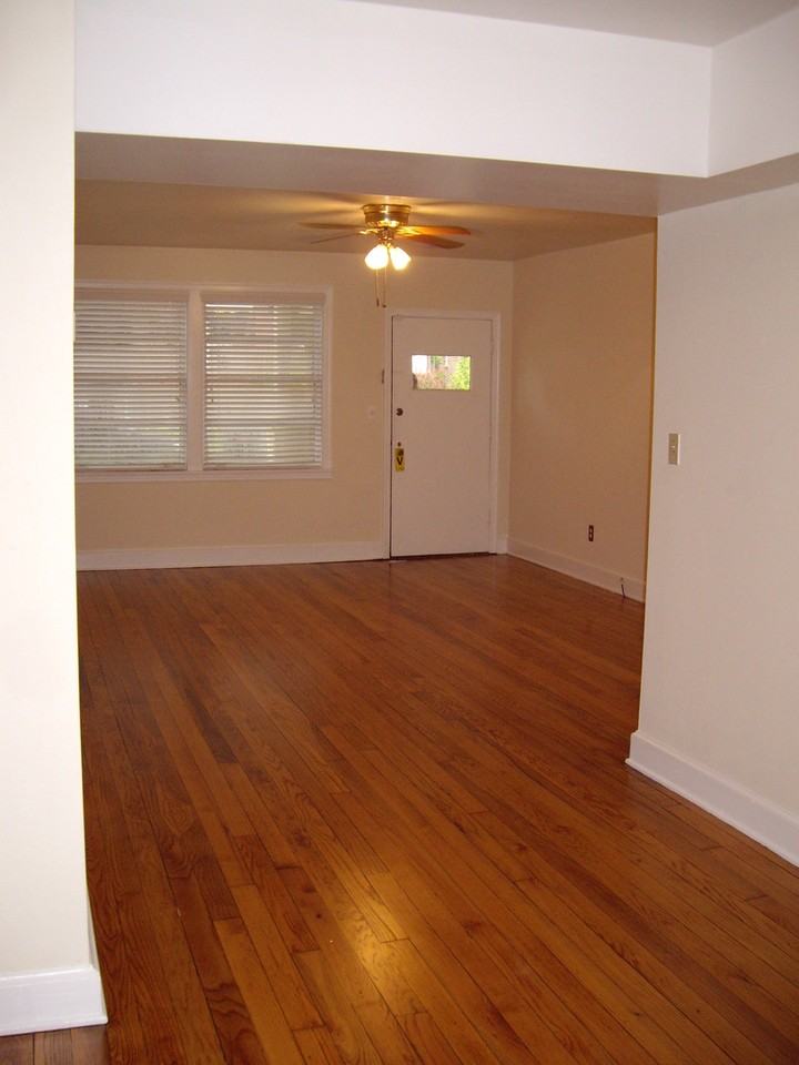 1123 Sw 5th Ave - Photo 2 of 9