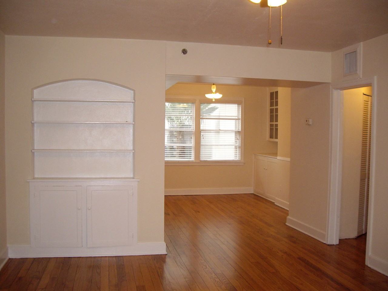 1123 Sw 5th Ave - Photo 5 of 9