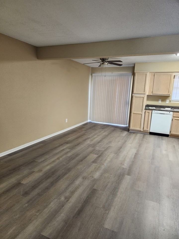 931 Mulberry St - Photo 2 of 11