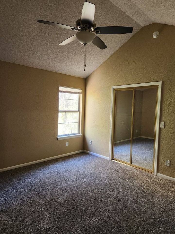 931 Mulberry St - Photo 7 of 11