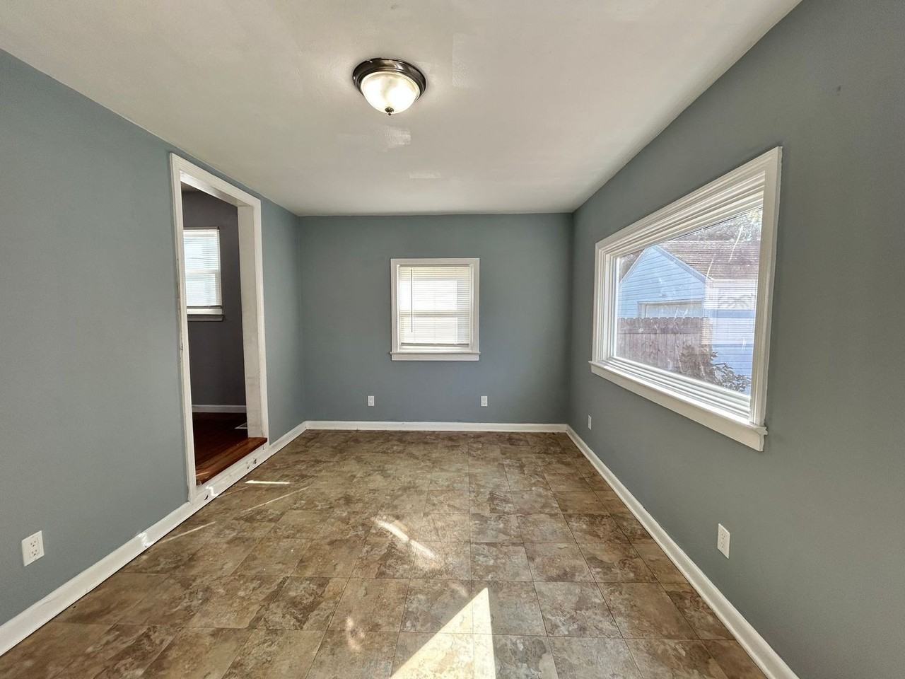 611 Muskogee Ave - Photo 3 of 23