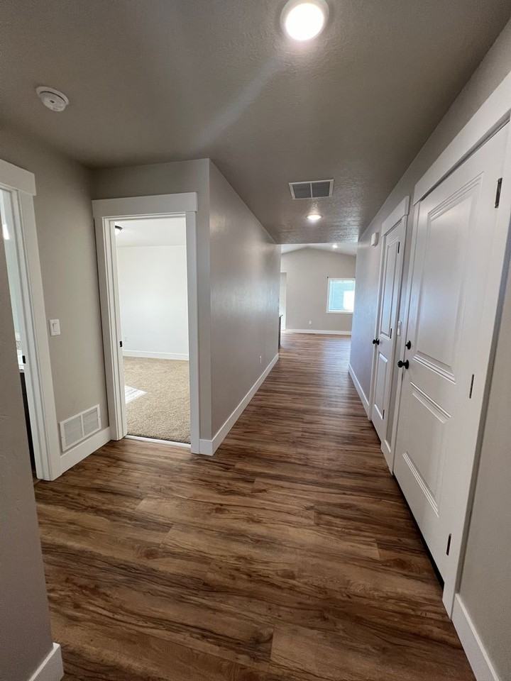 4961 Masterson Cir - Photo 3 of 33