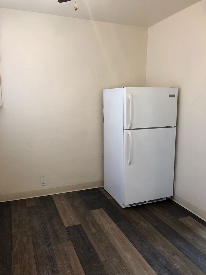 439 Wonder St - Photo 3 of 11