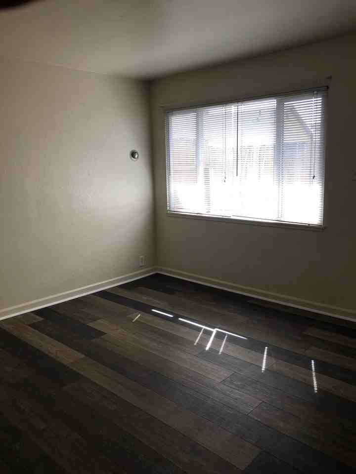 439 Wonder St - Photo 5 of 11