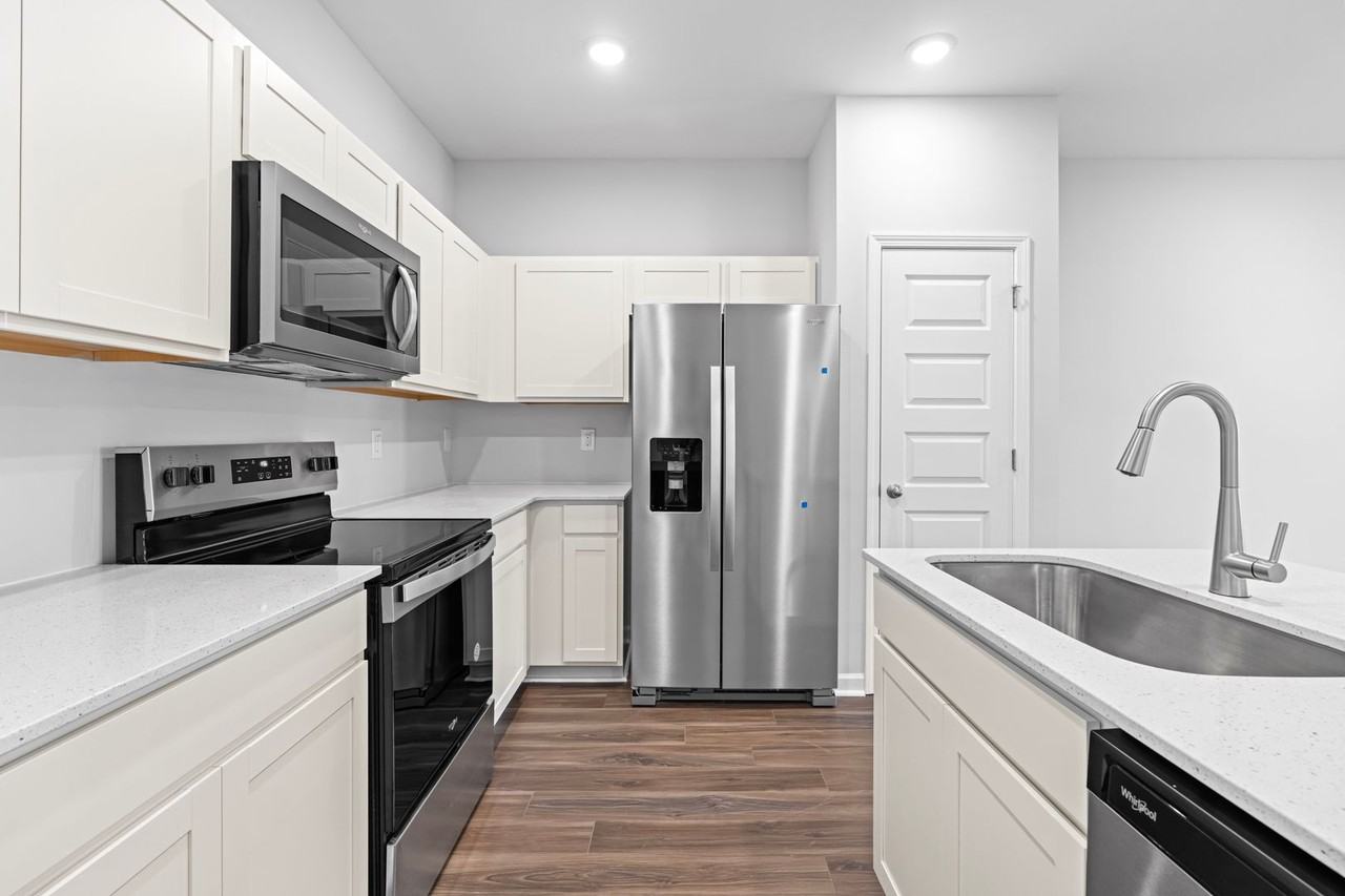 183 Sandpiper St - Photo 2 of 15