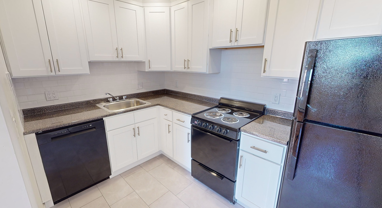 312 Tappan St - Photo 3 of 8