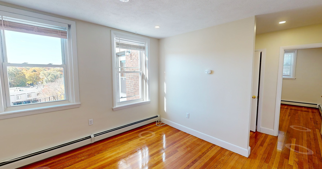 312 Tappan St - Photo 2 of 8