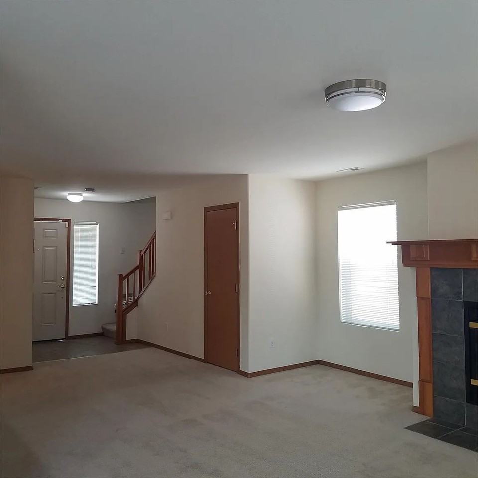 326 Index Ave Se - Photo 3 of 14