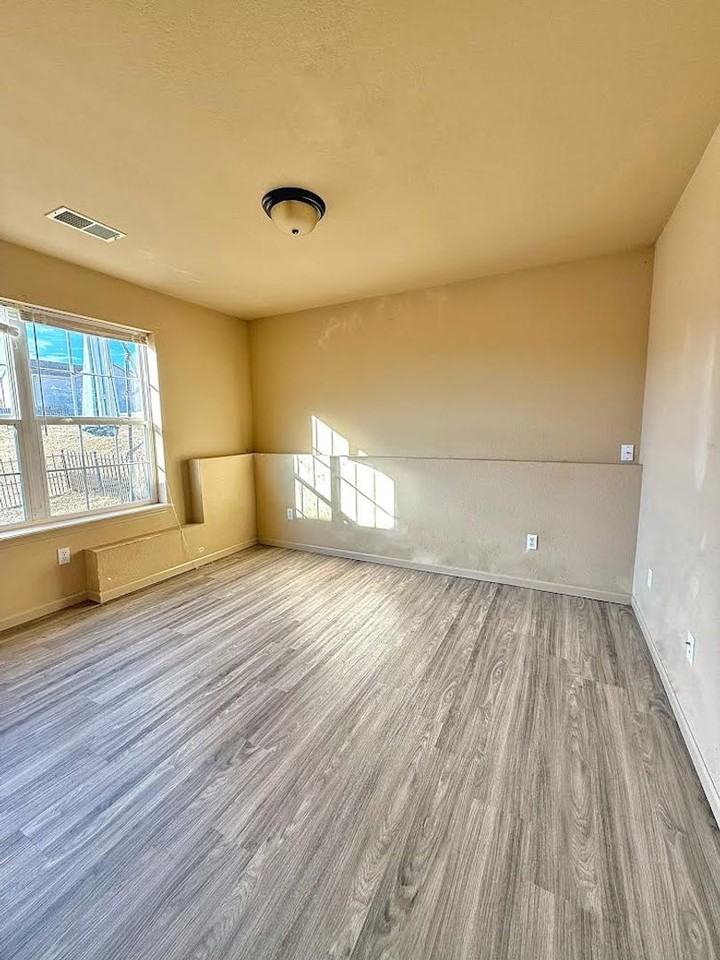 100 Edna Street - Photo 4 of 9