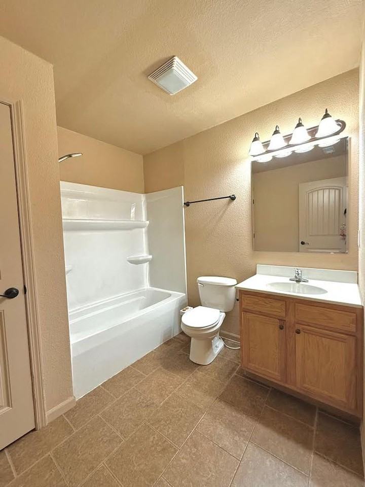 100 Edna Street - Photo 5 of 9