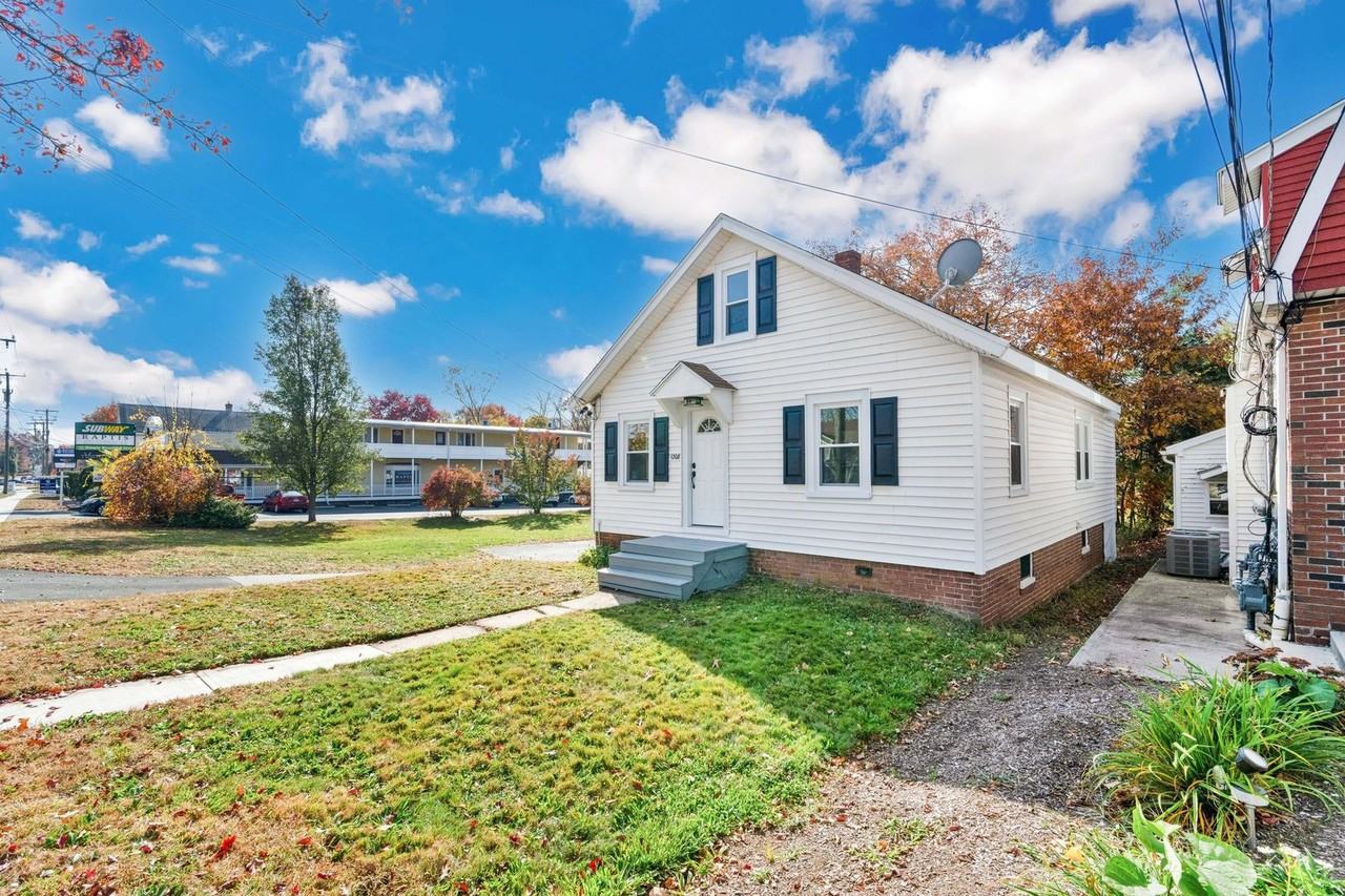 1208 Farmington Ave - Photo 2 of 26