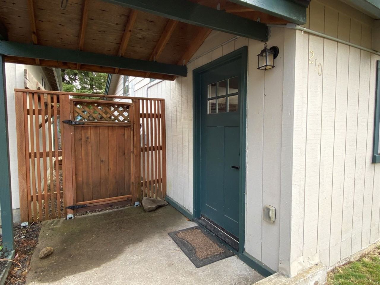 210 Roosevelt Street - Photo 2 of 20