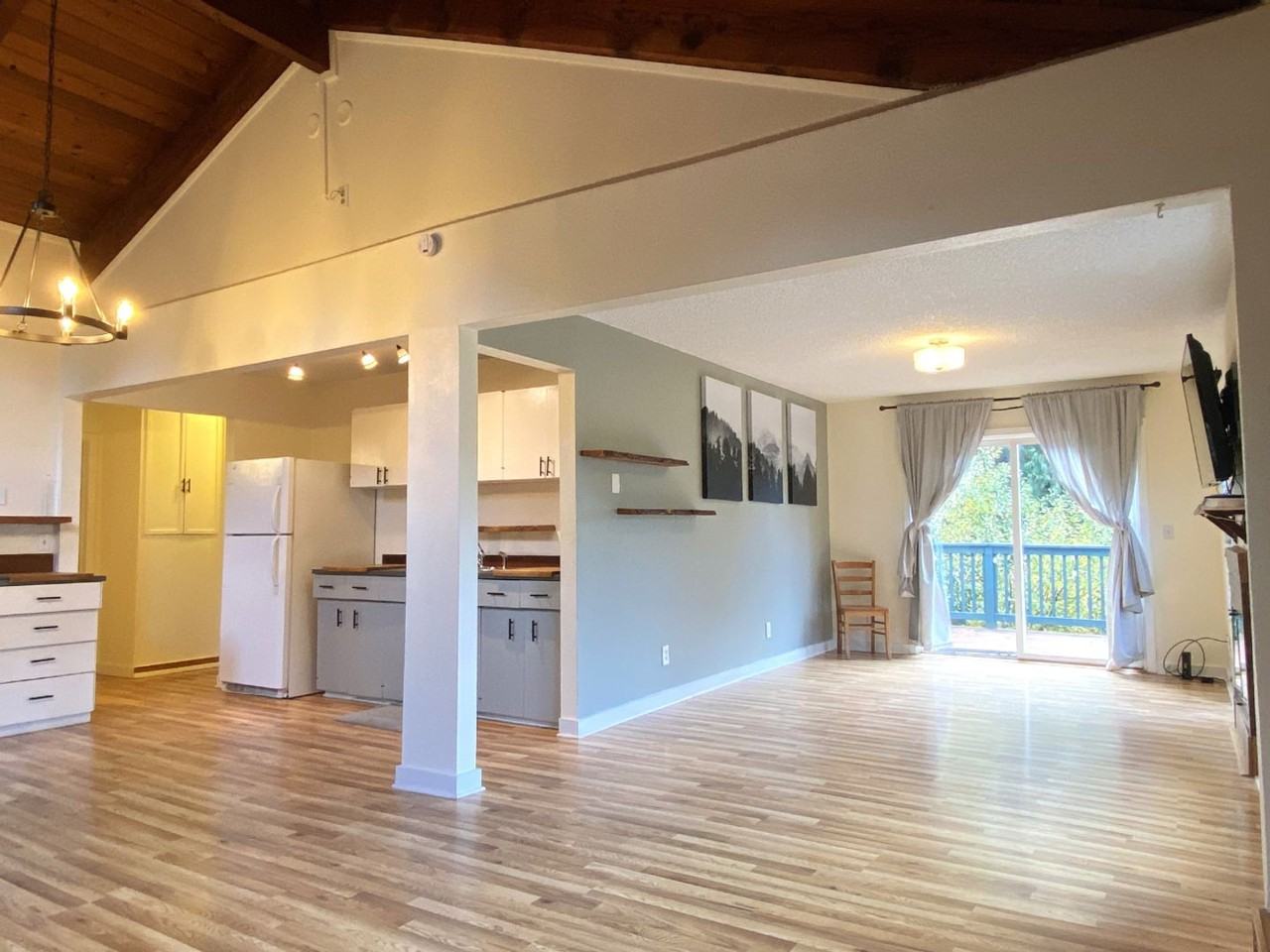 210 Nw Roosevelt St - Photo 5 of 20