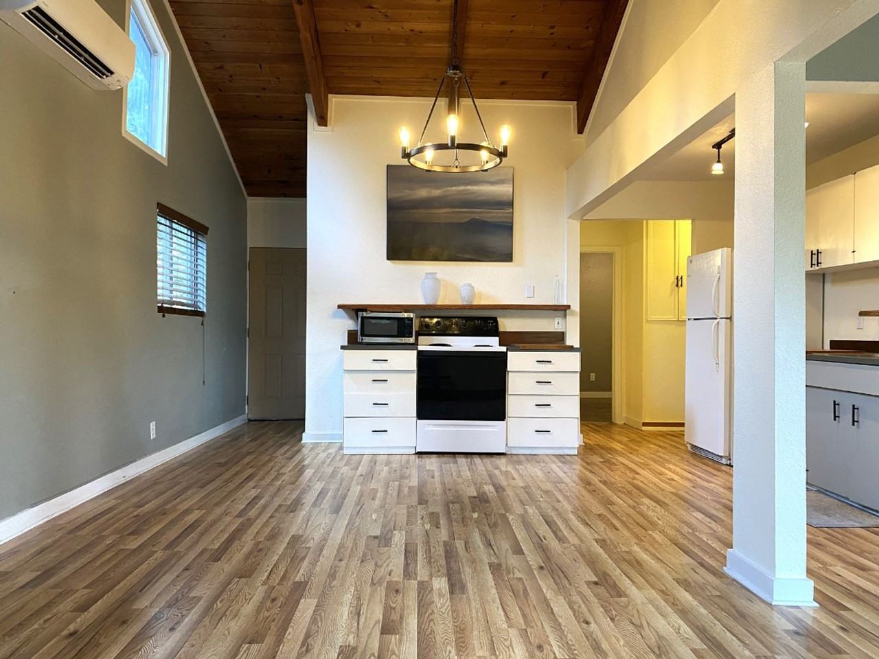 210 Nw Roosevelt St - Photo 7 of 20