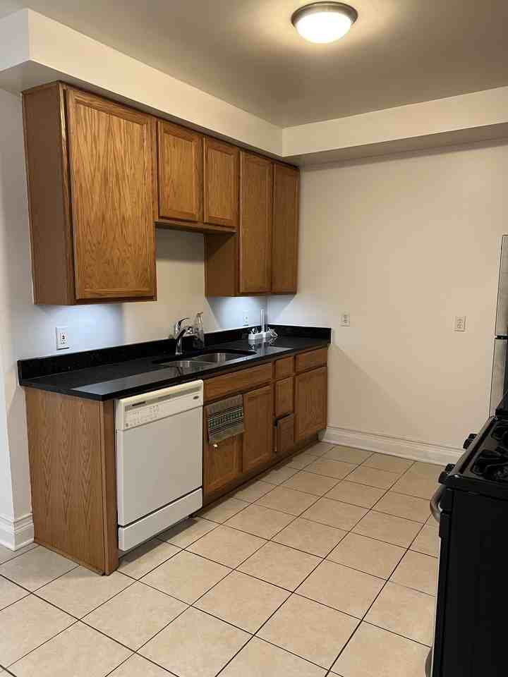 2609 Fremont Avenue South #14 - Photo 2 of 12