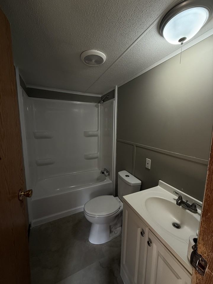 Acorn Village Ln - Photo 5 of 9