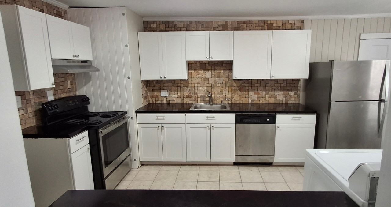 306 Maplewood Ave Ne #A